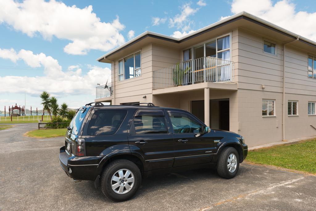 Waitangi Beach House Номер фото